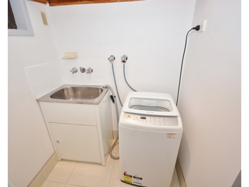 1/38 Binstead Drive, Southport QLD 4215