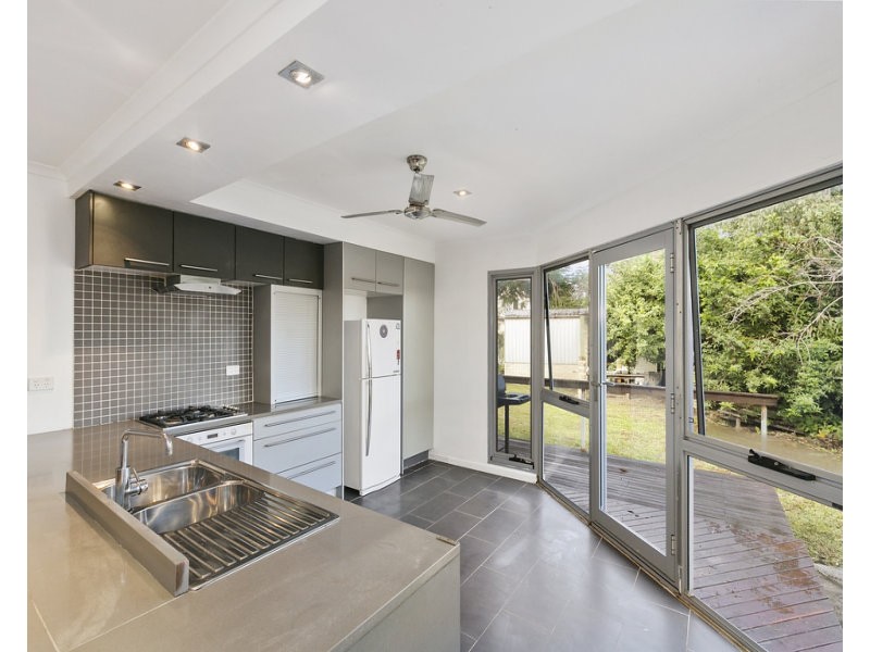 130 Falconer Street, Southport QLD 4215