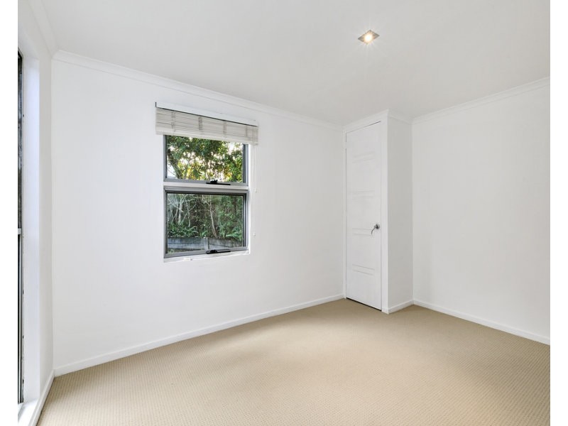 130 Falconer Street, Southport QLD 4215