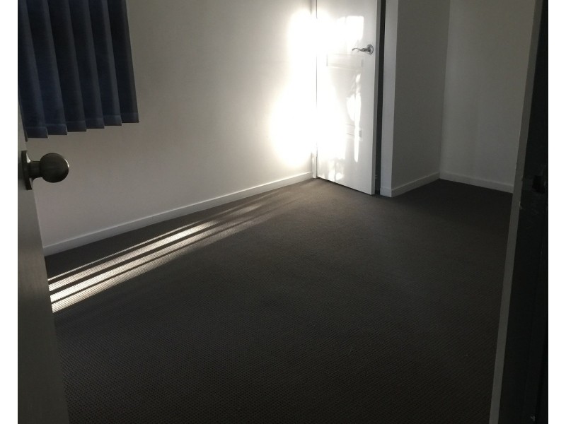 130 Falconer Street, Southport QLD 4215