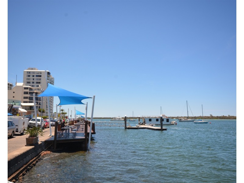 2/107A Frank Street, Labrador QLD 4215