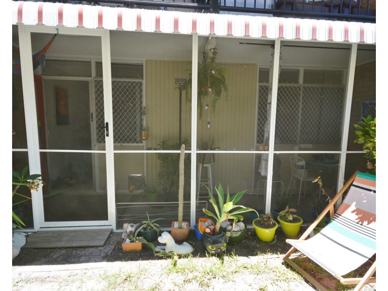 2/107A Frank Street, Labrador QLD 4215