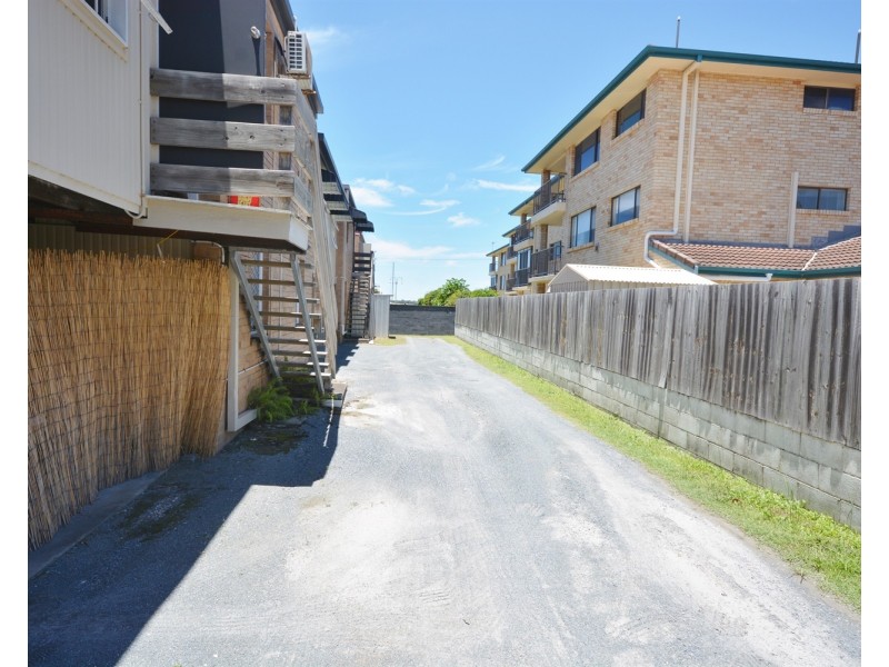 2/107A Frank Street, Labrador QLD 4215