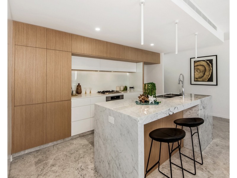 95 Old Burleigh Road, Broadbeach QLD 4218