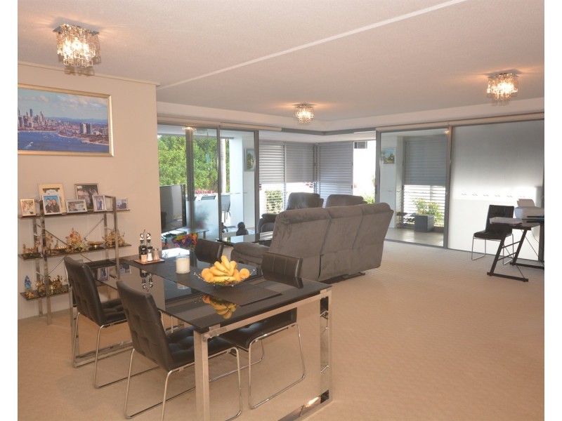 202/105 Scarborough Street, Southport QLD 4215