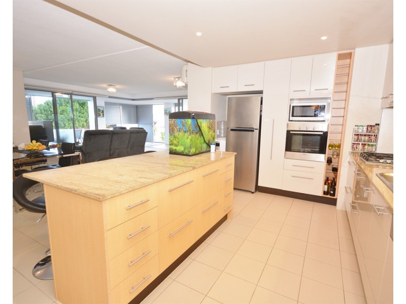 202/105 Scarborough Street, Southport QLD 4215