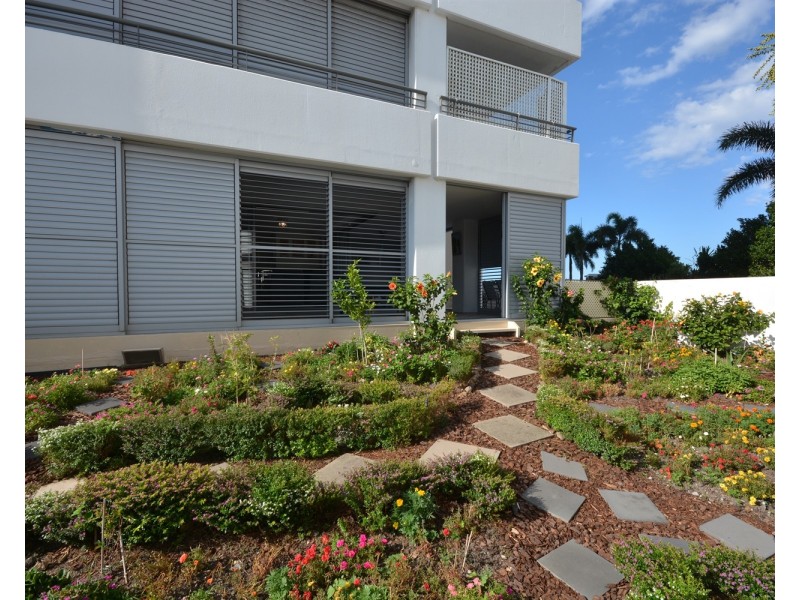 202/105 Scarborough Street, Southport QLD 4215