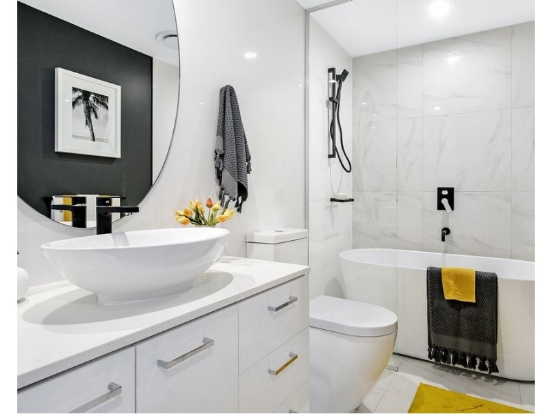 5  Harbourside Court, Biggera Waters QLD 4216