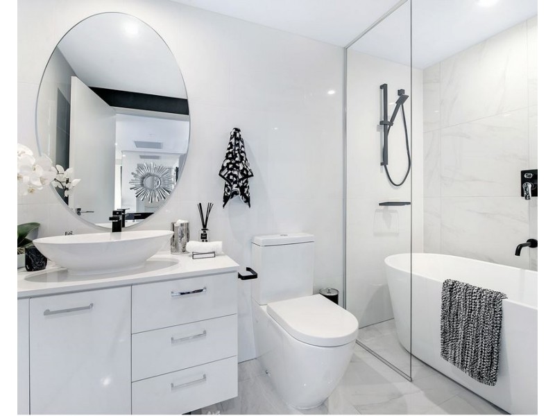 5  Harbourside Court, Biggera Waters QLD 4216