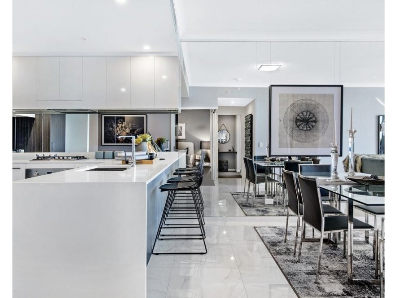 5  Harbourside Court, Biggera Waters QLD 4216