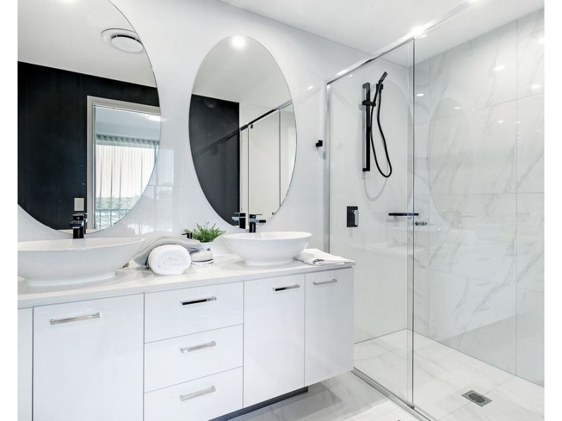 5  Harbourside Court, Biggera Waters QLD 4216