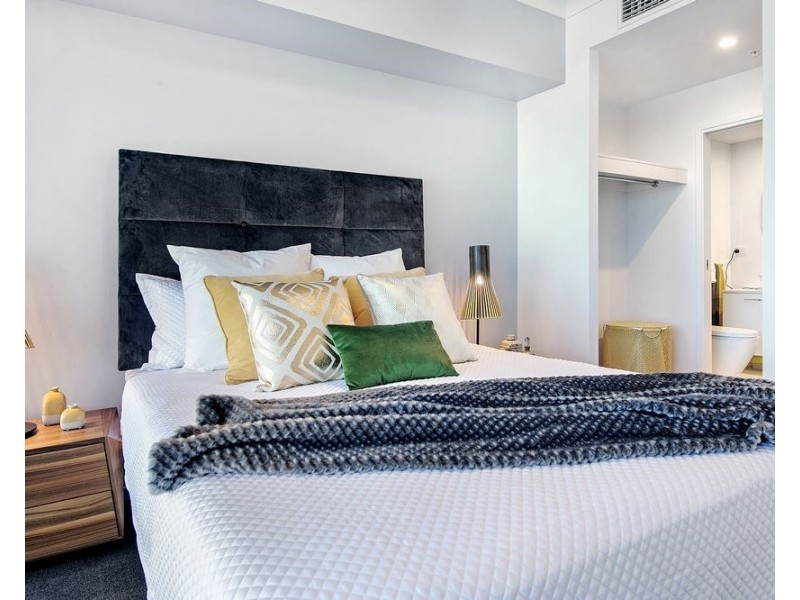 5  Harbourside Court, Biggera Waters QLD 4216