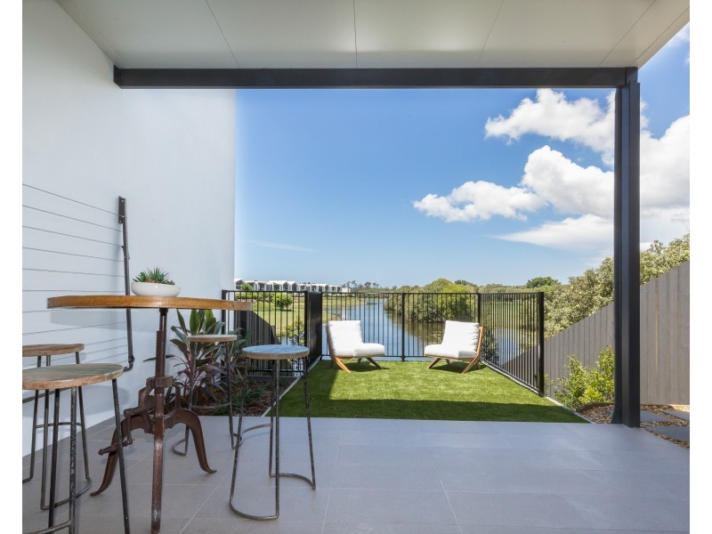 8/88  Glades Drive, Robina QLD 4226