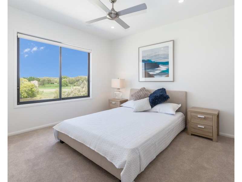 8/88  Glades Drive, Robina QLD 4226