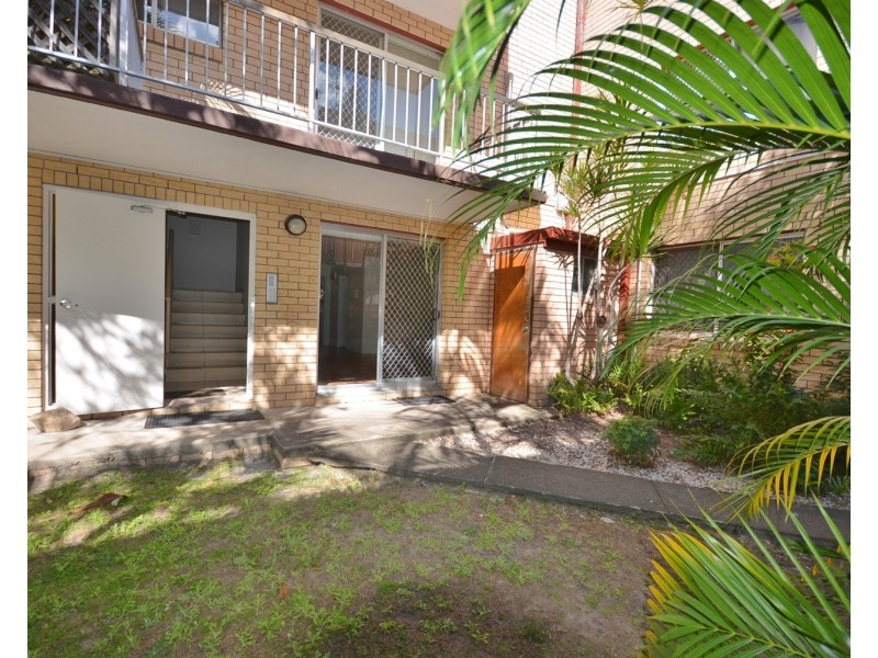 2/203 Scarborough Street, Southport QLD 4215