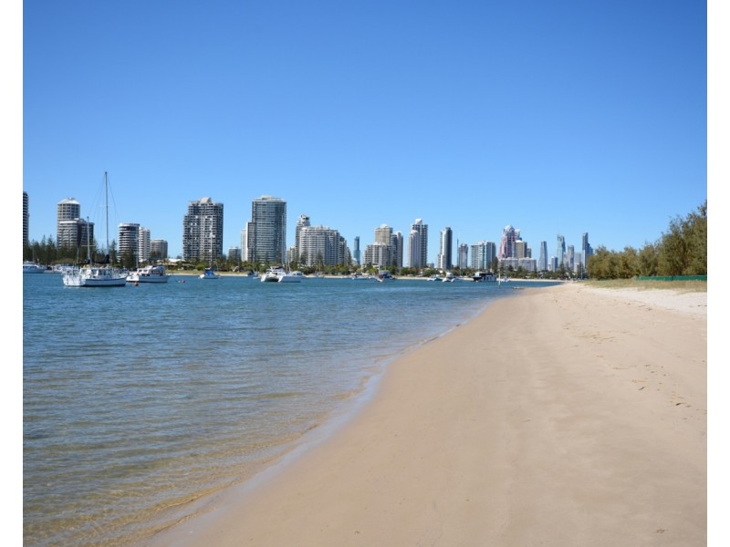 2/203 Scarborough Street, Southport QLD 4215