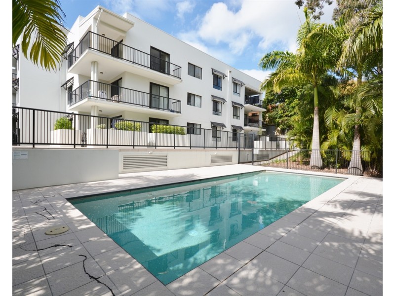 25/15-17 Lloyd Street, Southport QLD 4215