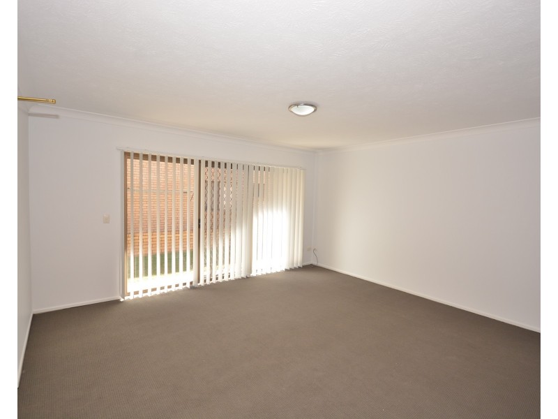 1/209 Scarborough Street, Southport QLD 4215