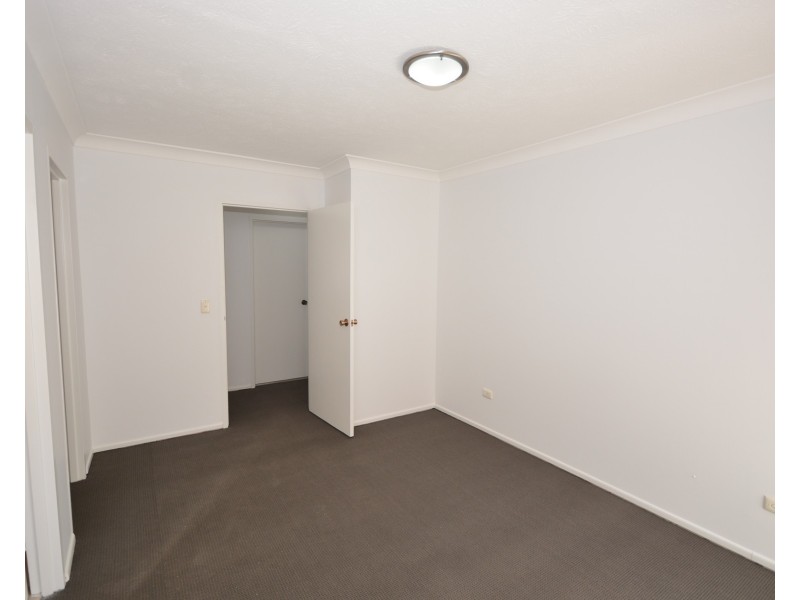 1/209 Scarborough Street, Southport QLD 4215