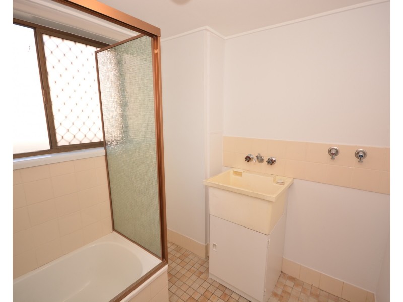 1/209 Scarborough Street, Southport QLD 4215