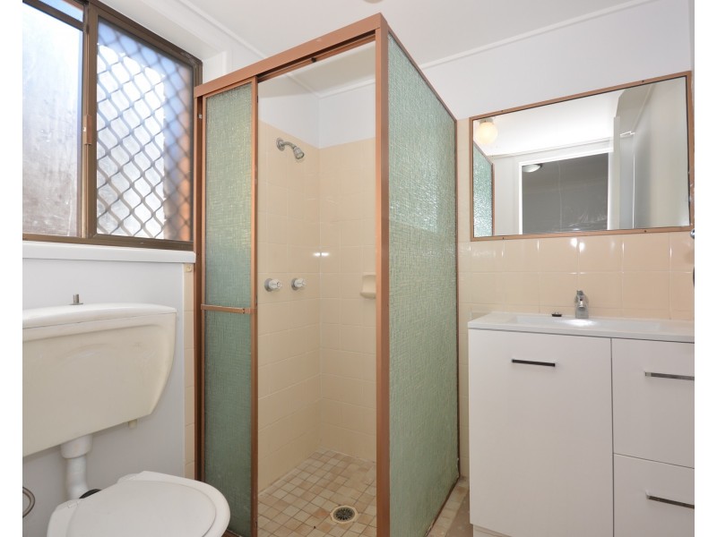 1/209 Scarborough Street, Southport QLD 4215