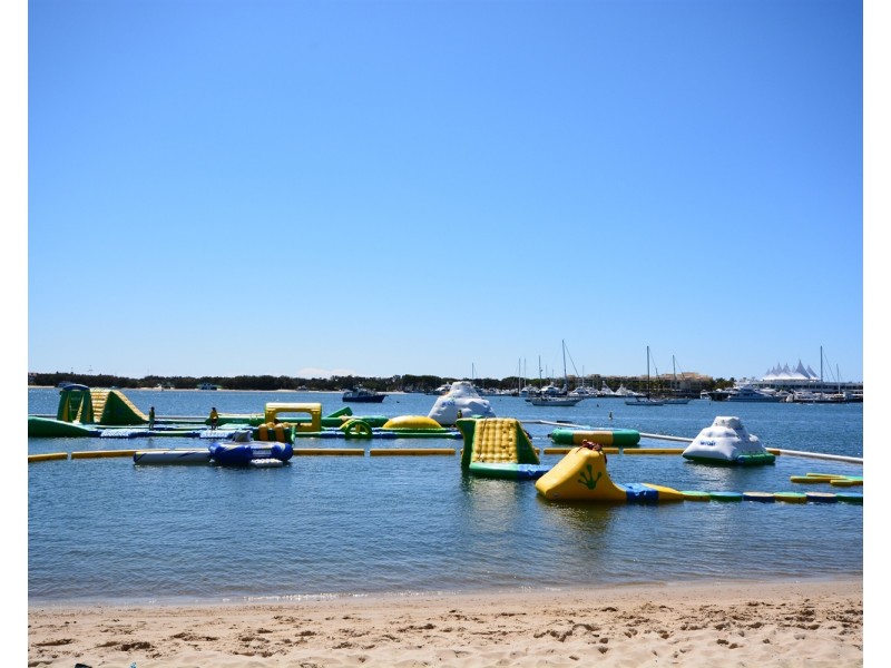 1/209 Scarborough Street, Southport QLD 4215