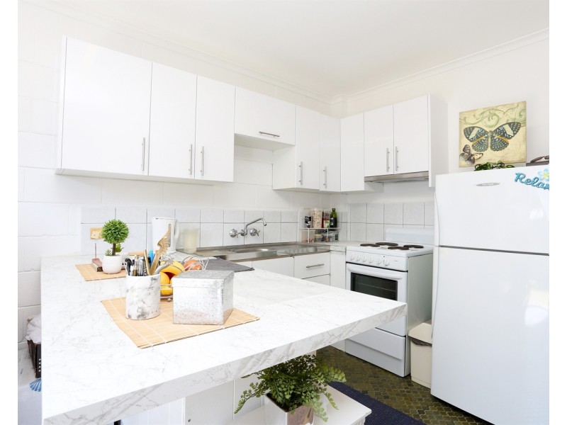 1-4/5 Adori Street, Surfers Paradise QLD 4217