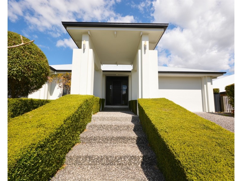 8 Pacha Close, Coomera QLD 4209