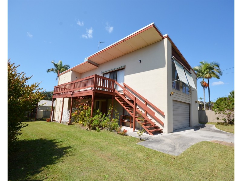 9 Jarmo Crescent, Southport QLD 4215