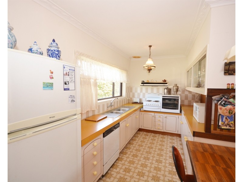 9 Jarmo Crescent, Southport QLD 4215