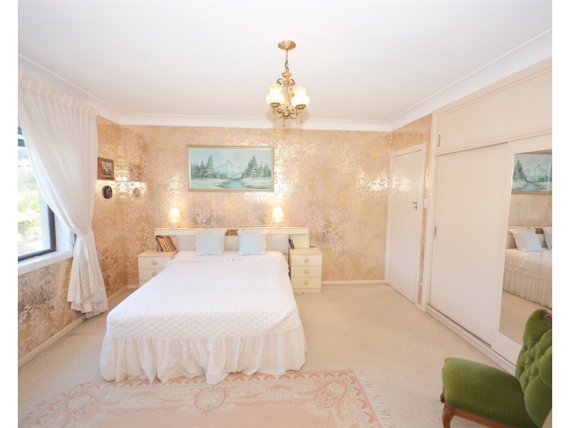 9 Jarmo Crescent, Southport QLD 4215