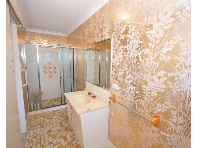 9 Jarmo Crescent, Southport QLD 4215