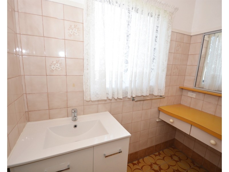 9 Jarmo Crescent, Southport QLD 4215