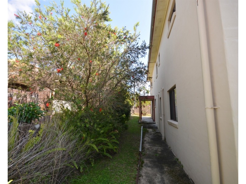 9 Jarmo Crescent, Southport QLD 4215