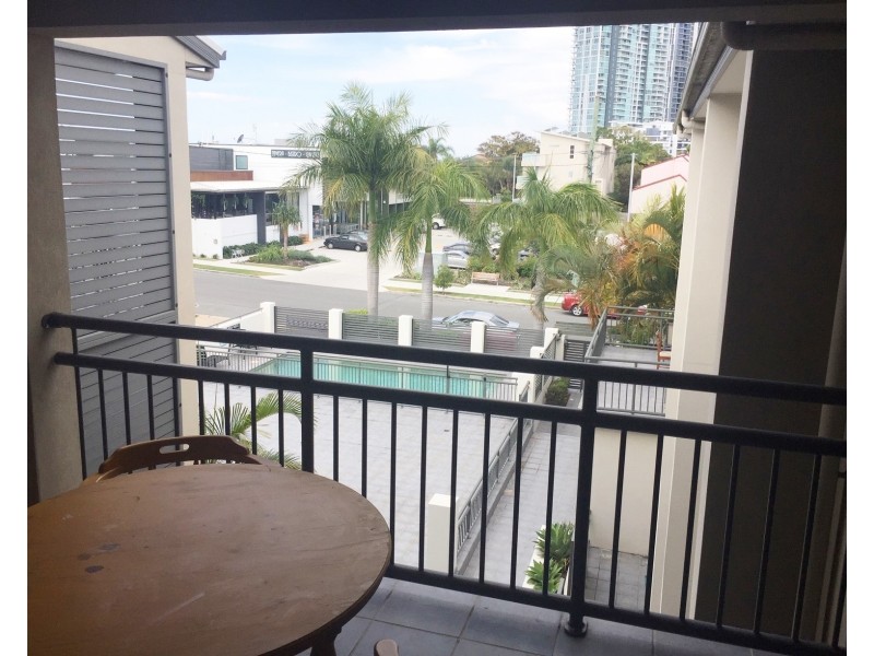 13/46 Lenneberg Street, Southport QLD 4215