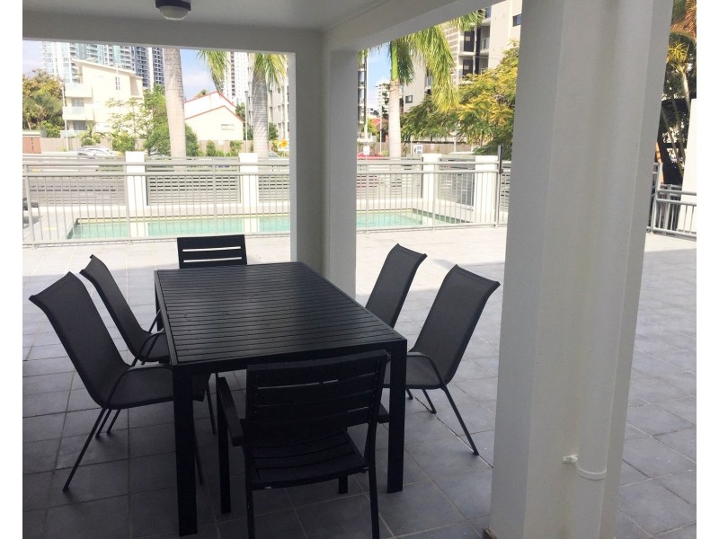 13/46 Lenneberg Street, Southport QLD 4215