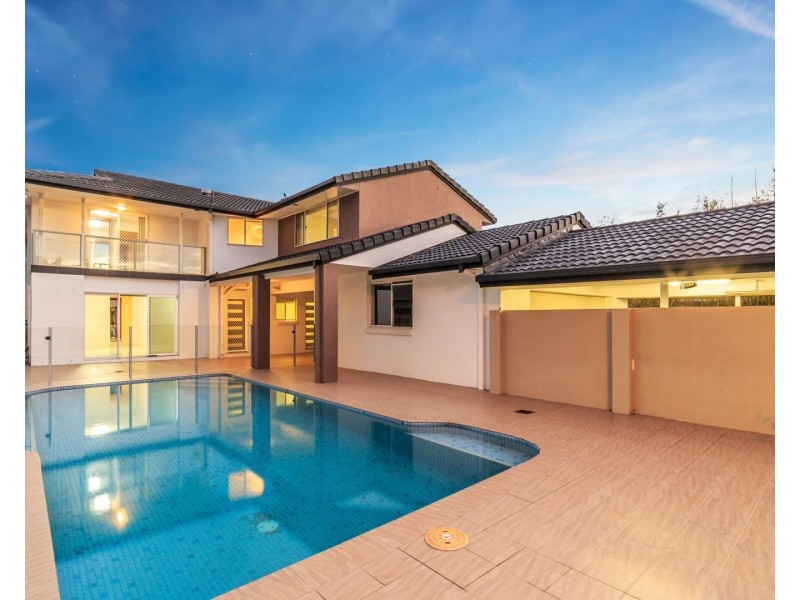 30 Sundance Way, Runaway Bay QLD 4216