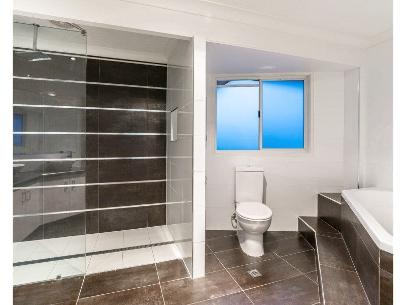 30 Sundance Way, Runaway Bay QLD 4216