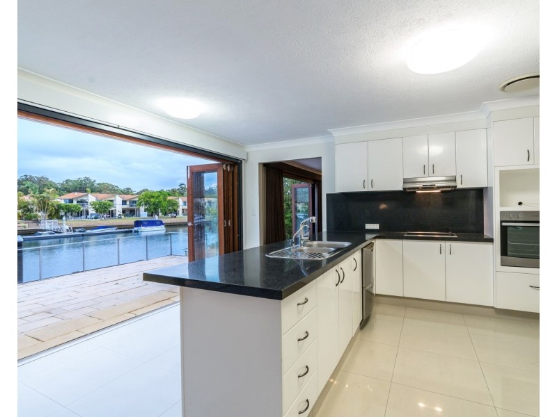 30 Sundance Way, Runaway Bay QLD 4216