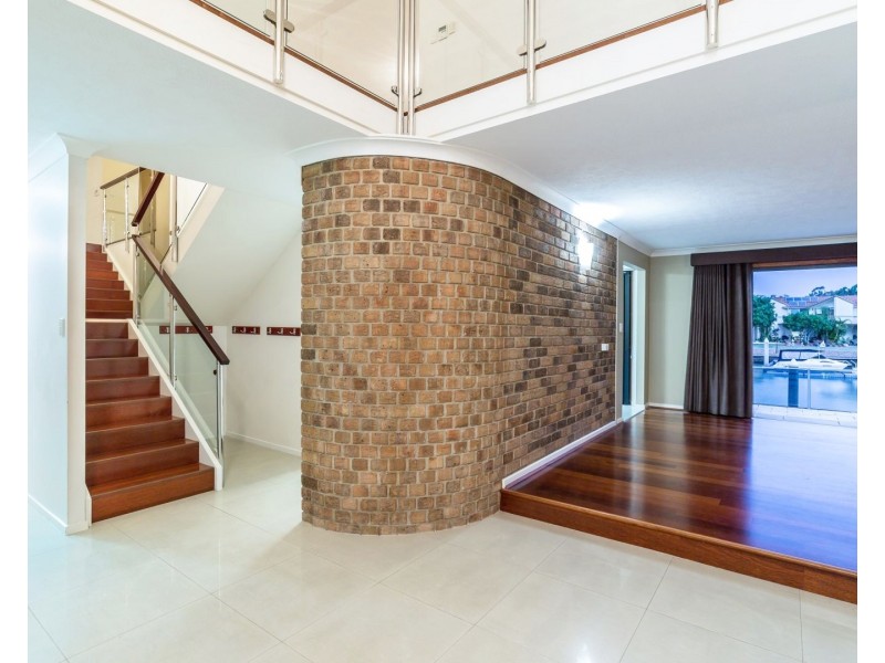 30 Sundance Way, Runaway Bay QLD 4216