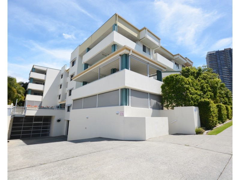 4/52 Queen Street, Southport QLD 4215