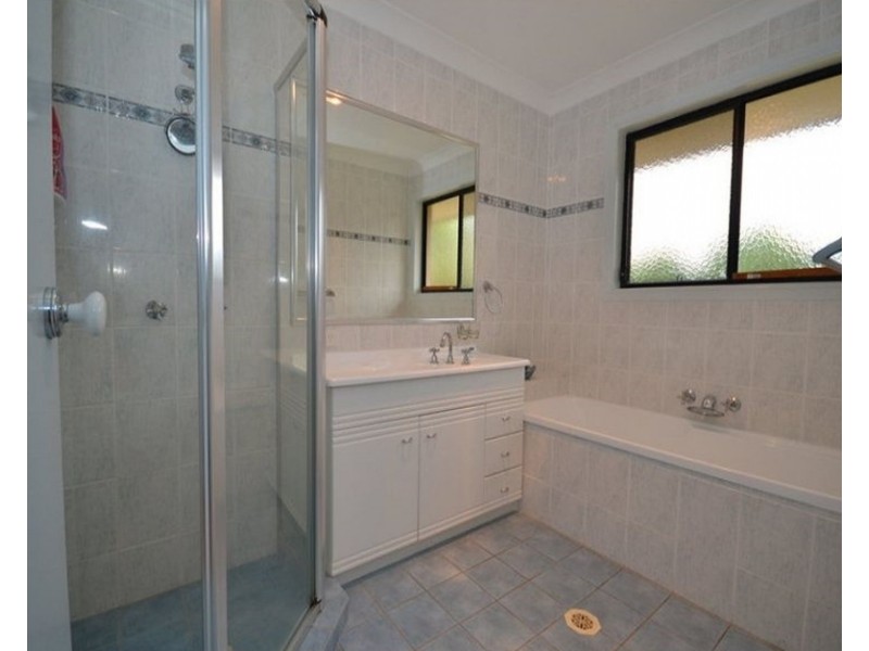 4  Mintwood Place, Molendinar QLD 4214