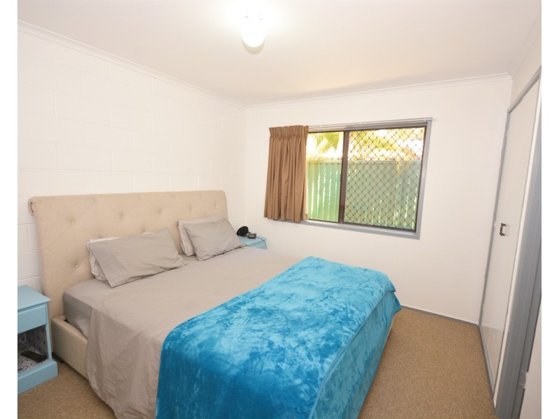 2/5 Adori Street, Chevron Island QLD 4217