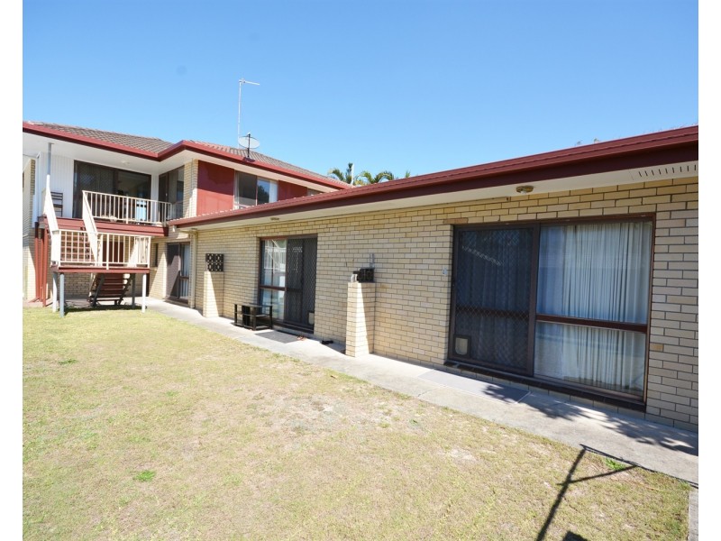 2/5 Adori Street, Chevron Island QLD 4217