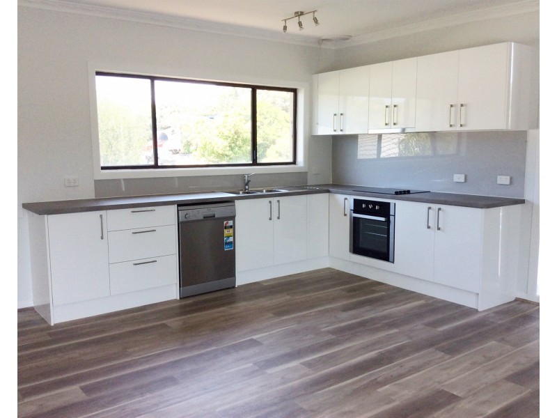 9 Jarmo Crescent, Southport QLD 4215