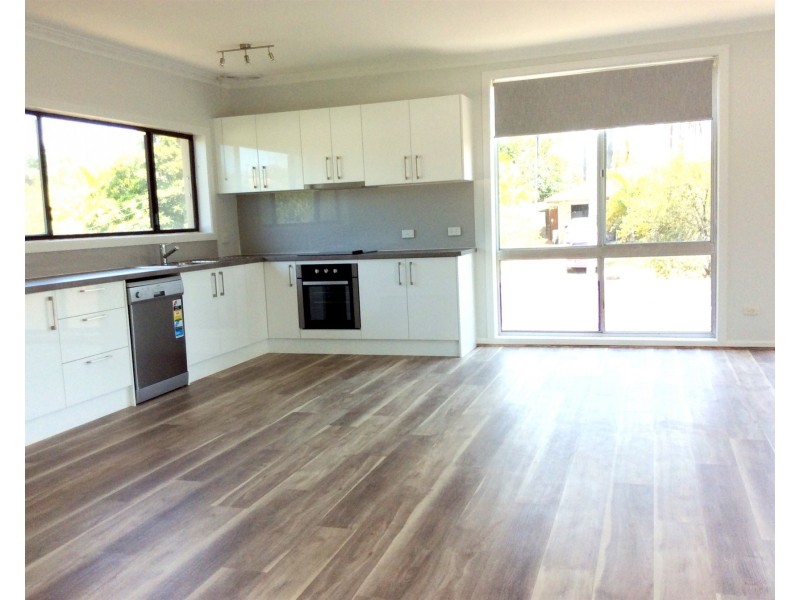 9 Jarmo Crescent, Southport QLD 4215