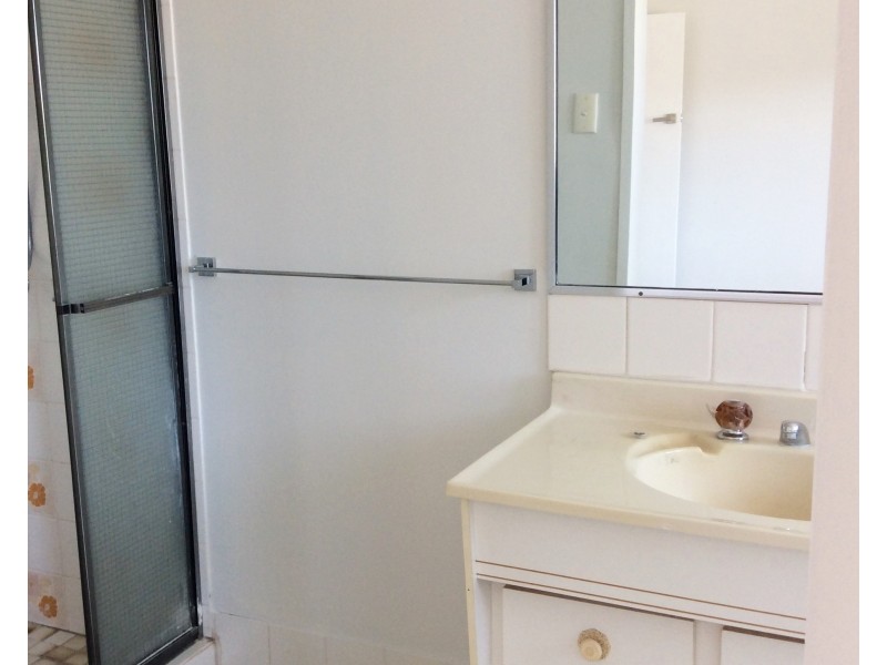 9 Jarmo Crescent, Southport QLD 4215