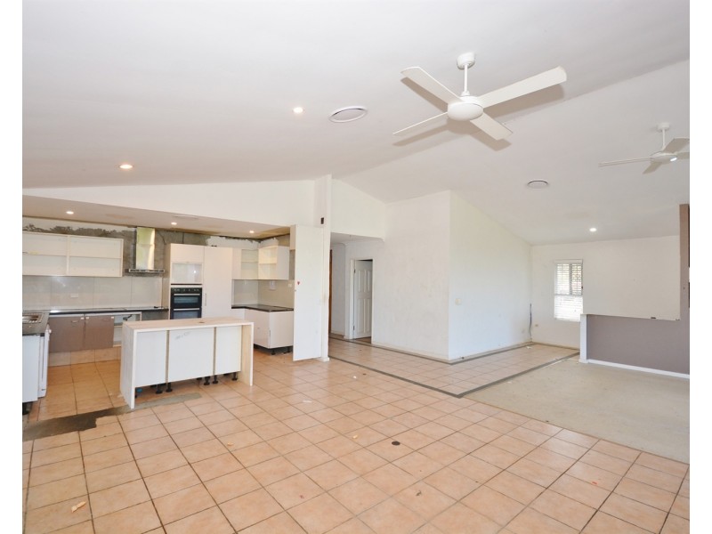 10 Parish Court, Molendinar QLD 4214