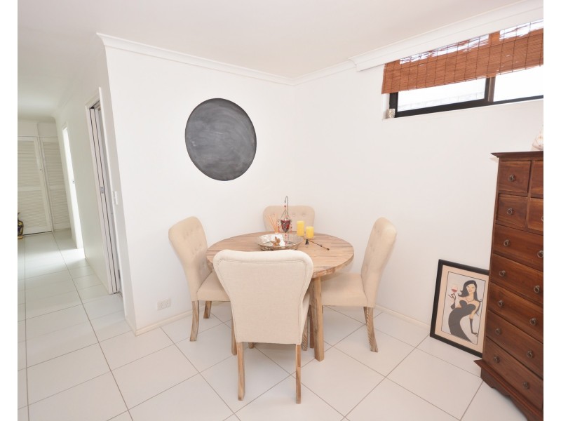 9/81 Brighton Parade, Southport QLD 4215