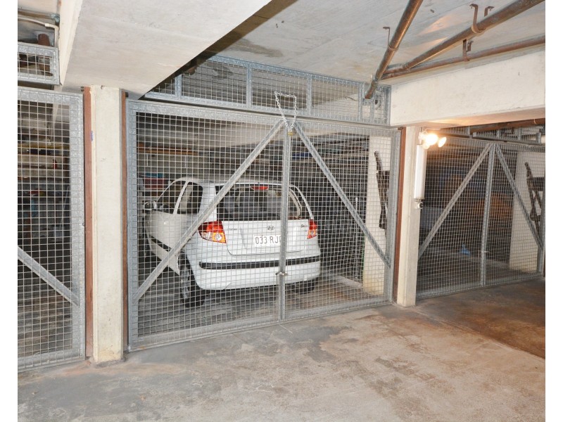 9/81 Brighton Parade, Southport QLD 4215